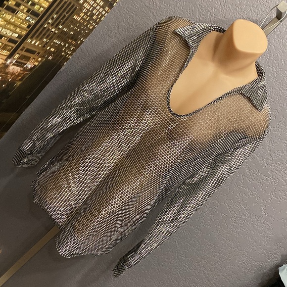 INCERUN - NWT - top: sheer black & silver l/s w collar and button cuffs - L - Picture 16 of 16